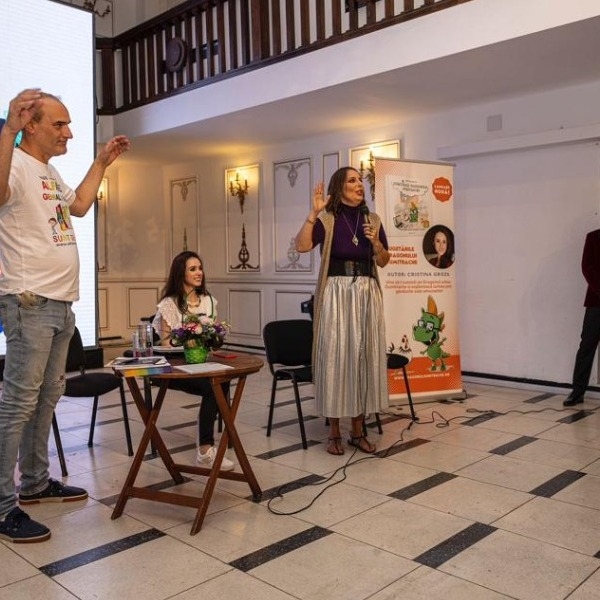 Profesori Universitari de renume la dublă lansare de carte: \'Cugetările Dragonului Dumitrache\' și \'Alfabet Genial și Haios\' – la \'Opera Comică pentru Copii\' București