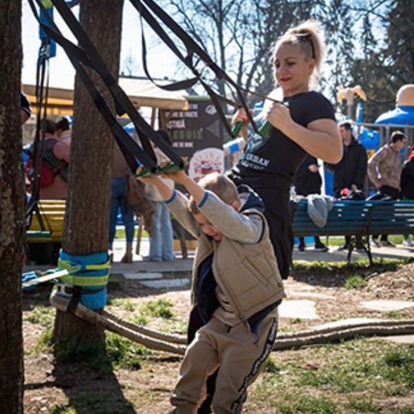 Amenajăm împreună: Spații de sport, socializare și joacă în aer aer liber pentru tineri și copii!