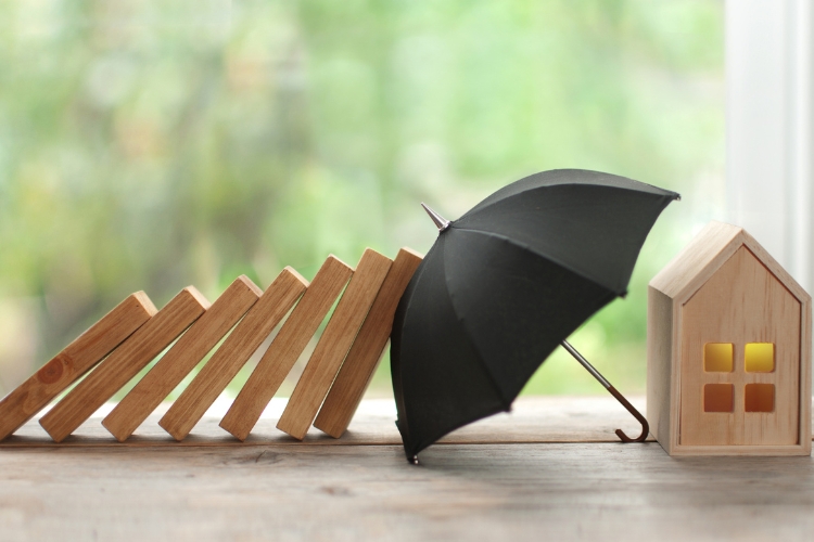 Rolul esențial al primăriilor în creșterea gradului de cuprindere în asigurare a locuințelor împotriva dezastrelor naturale: studii de caz din Gorj, Galați și Ploiești