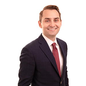 Cum poate un City Manager să îmbunătățească performanța sistemului de guvernare locală și ce atribuții presupune exercitarea acestei funcții