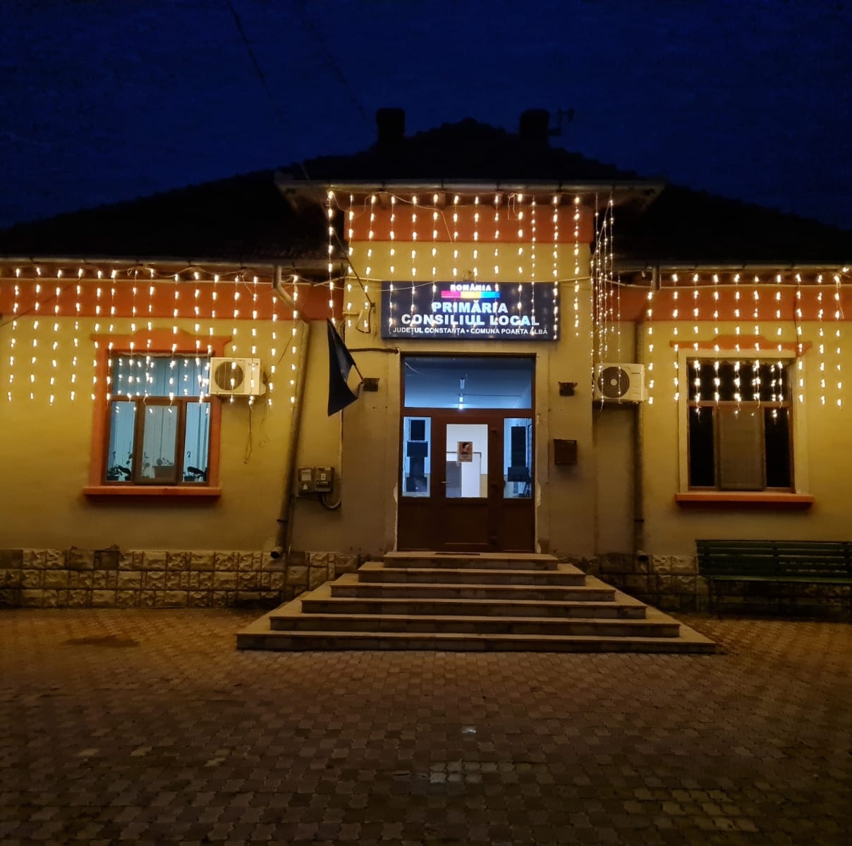 PRIMĂRIA POARTA ALBĂ