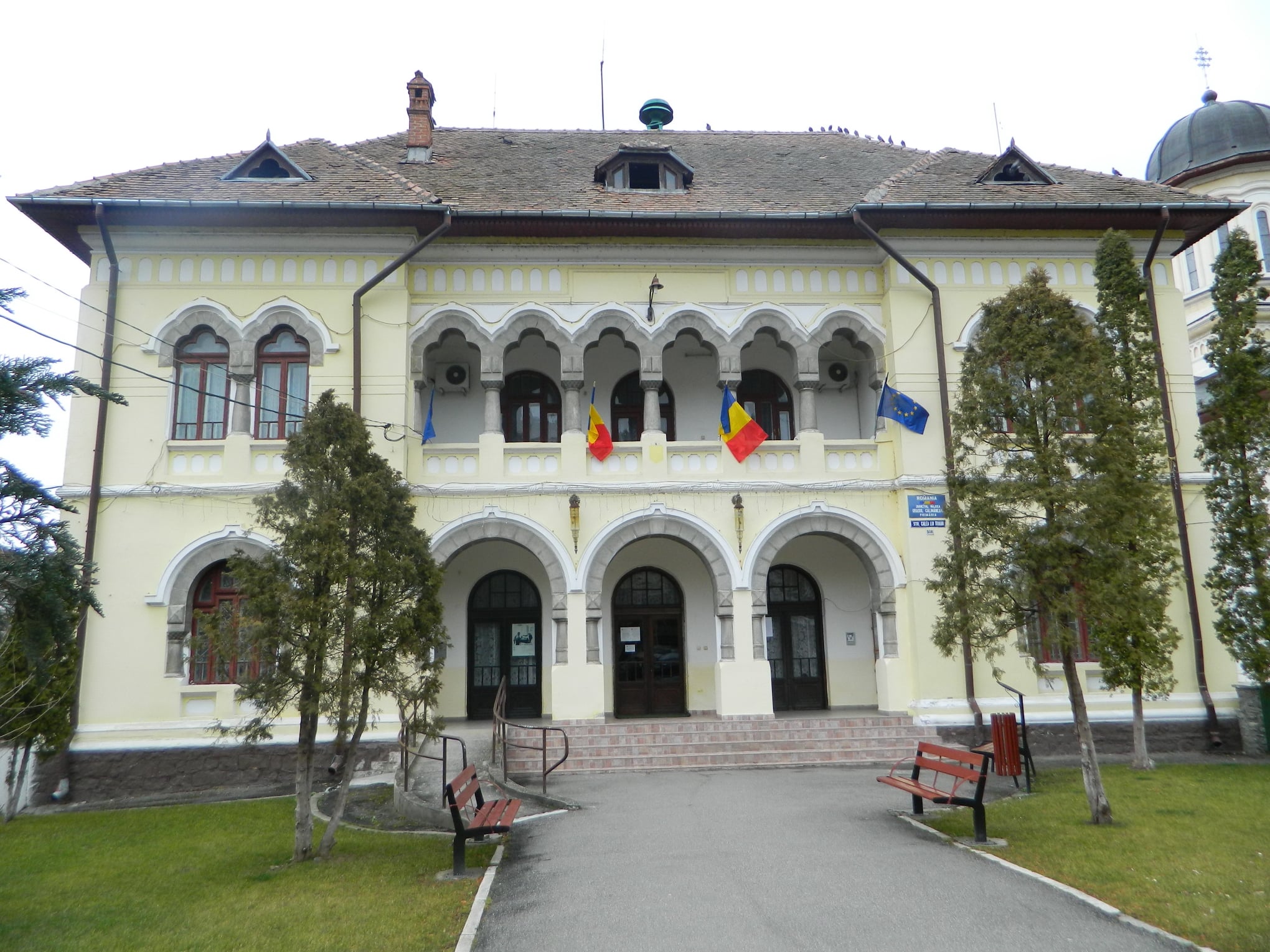 PRIMĂRIA CĂLIMĂNEŞTI