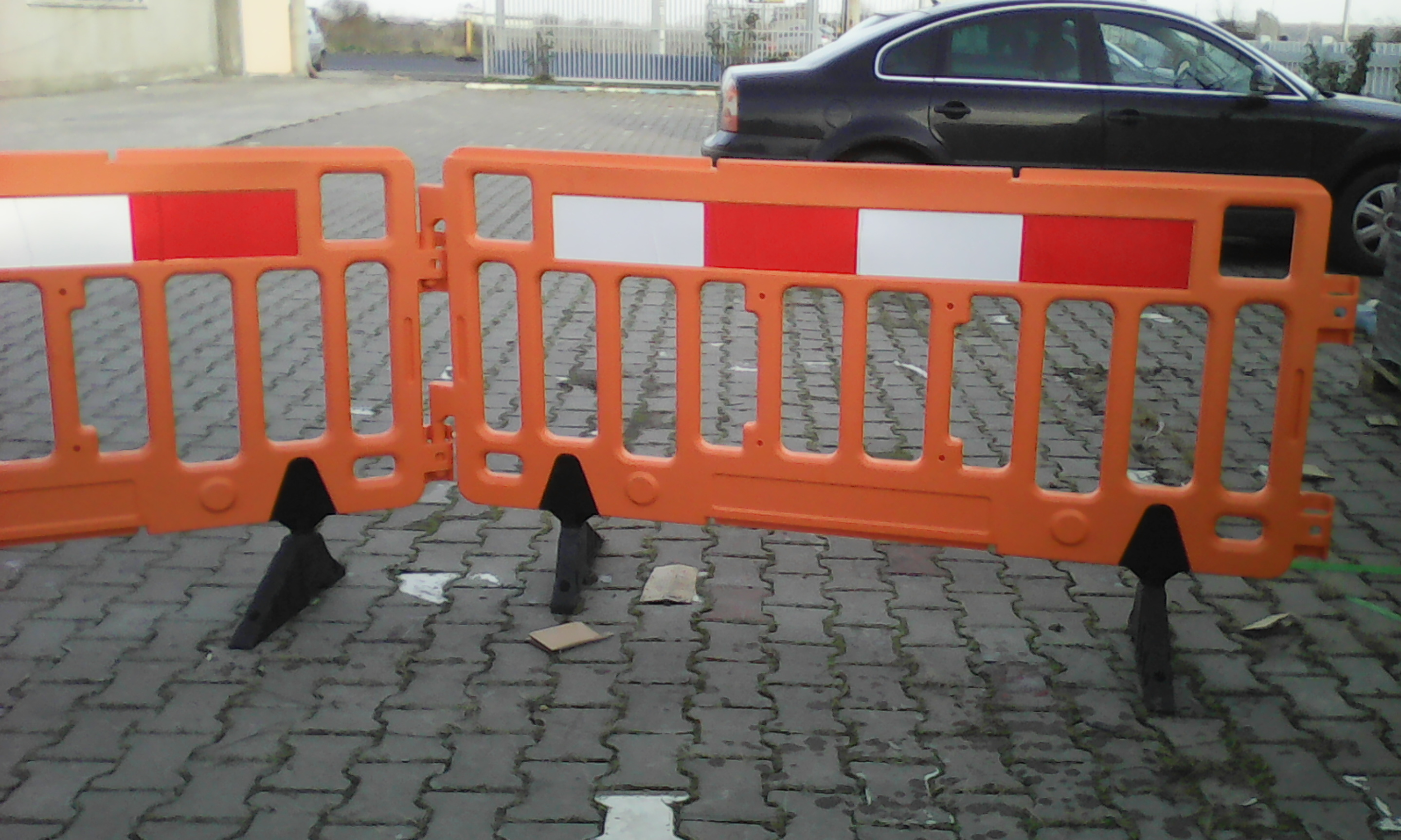 1.1Bariera PVC portocalie L=2m, H=1m.jpg