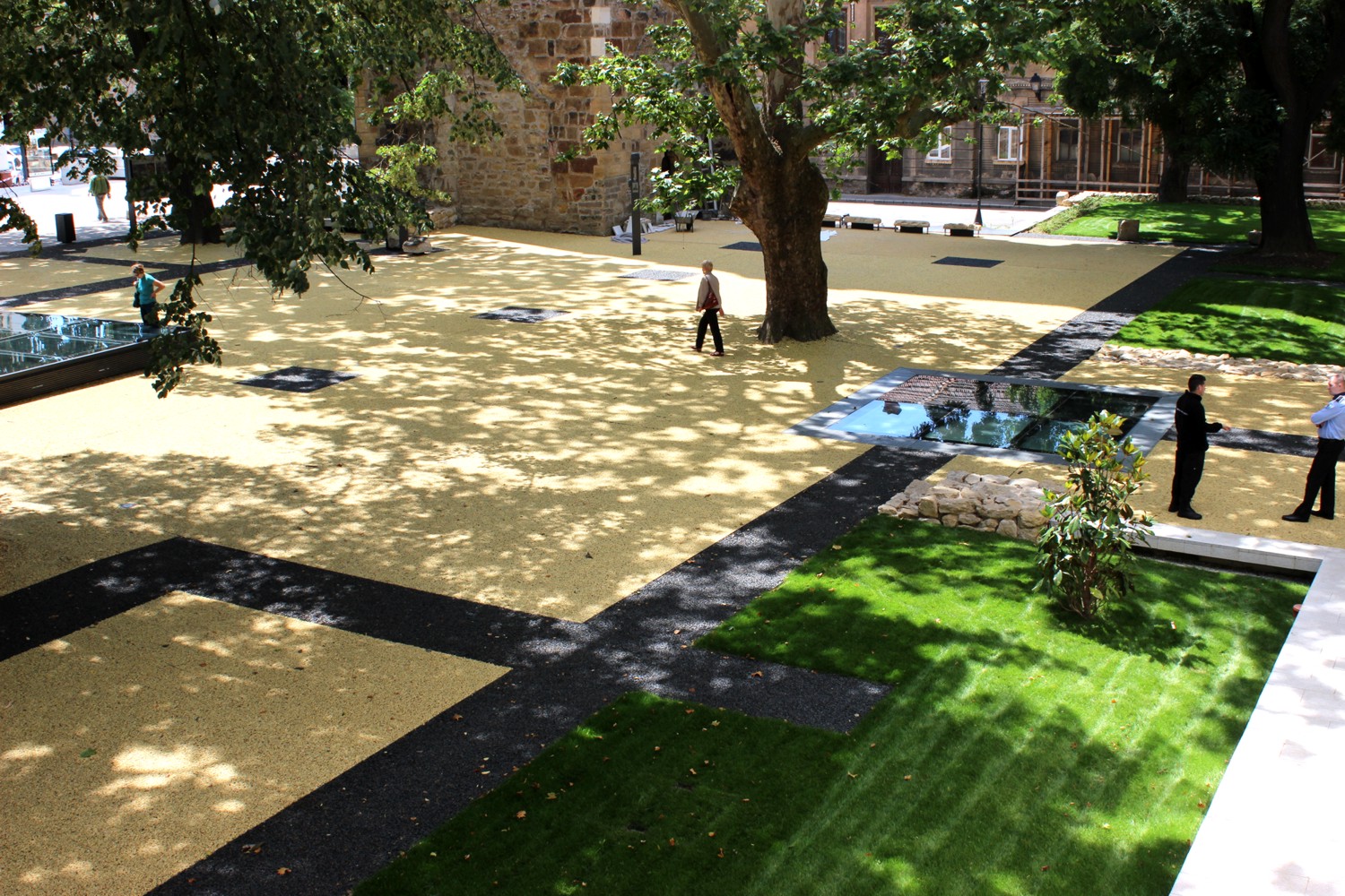 4caz6_pardoseala piata cetatii.jpg