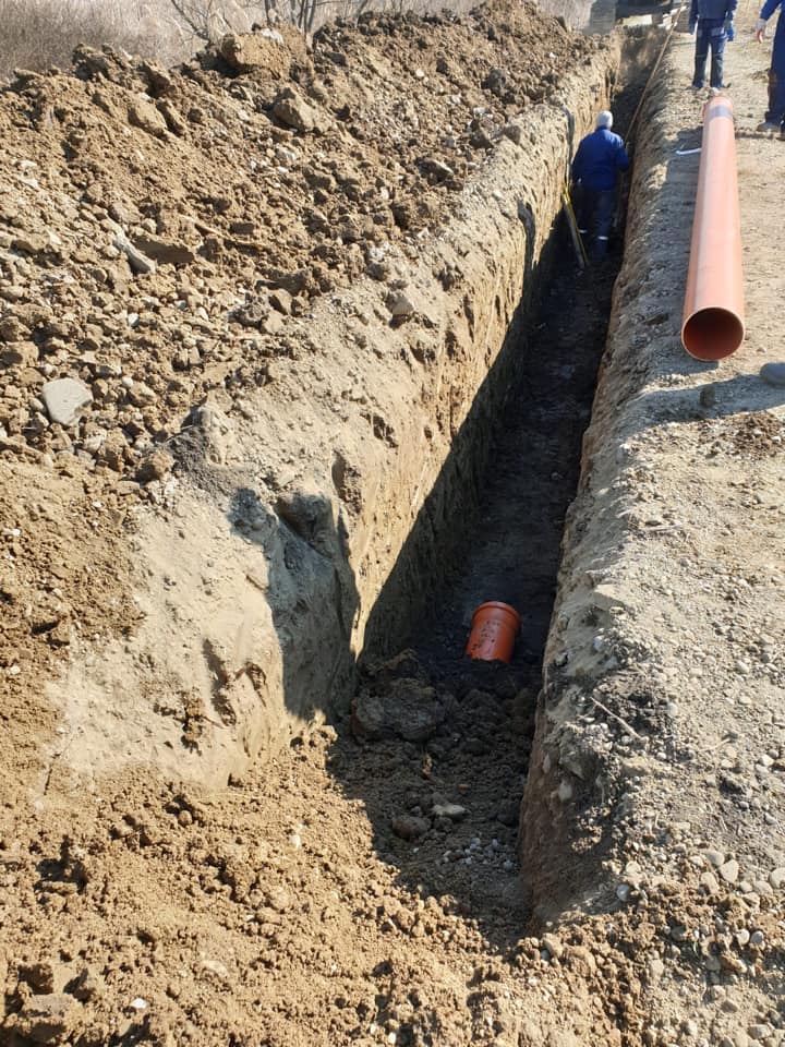 Canalizare Livezeni 6.jpg