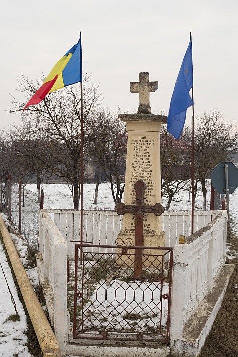 Geaca-Sucutard-Monument.jpg
