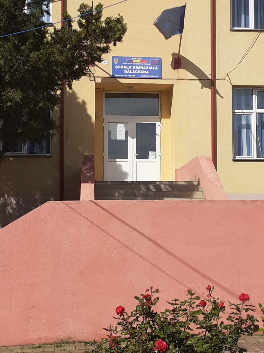 IntrareȘcoalaGimnazialăBălăceana.jpg