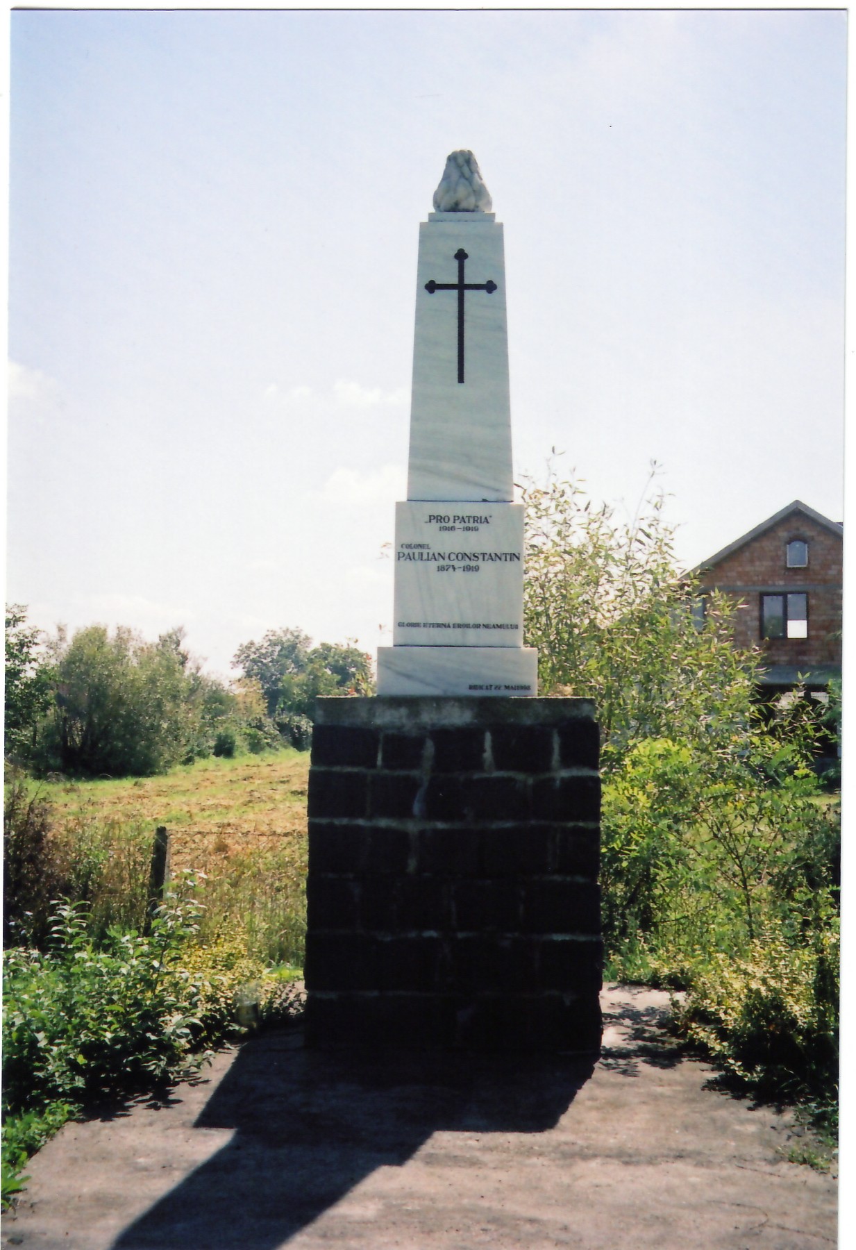 Monument Colonel Constantin Paulian.jpg
