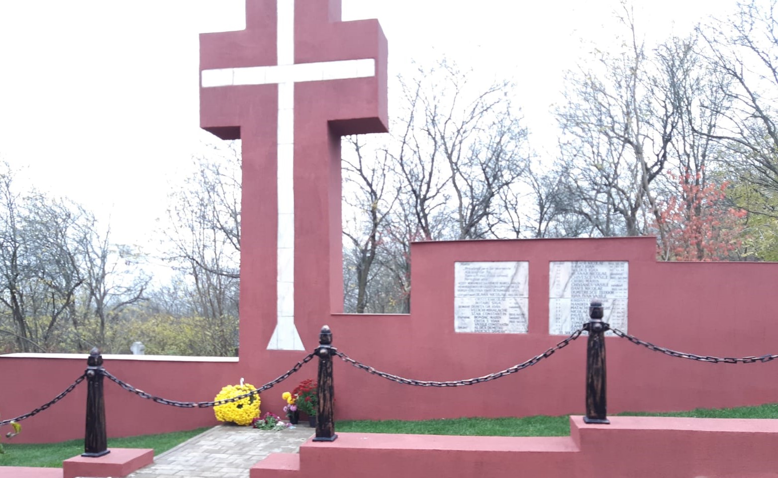 MonumentulEroilordinCimitirulOrtodoxBorșa.jpg
