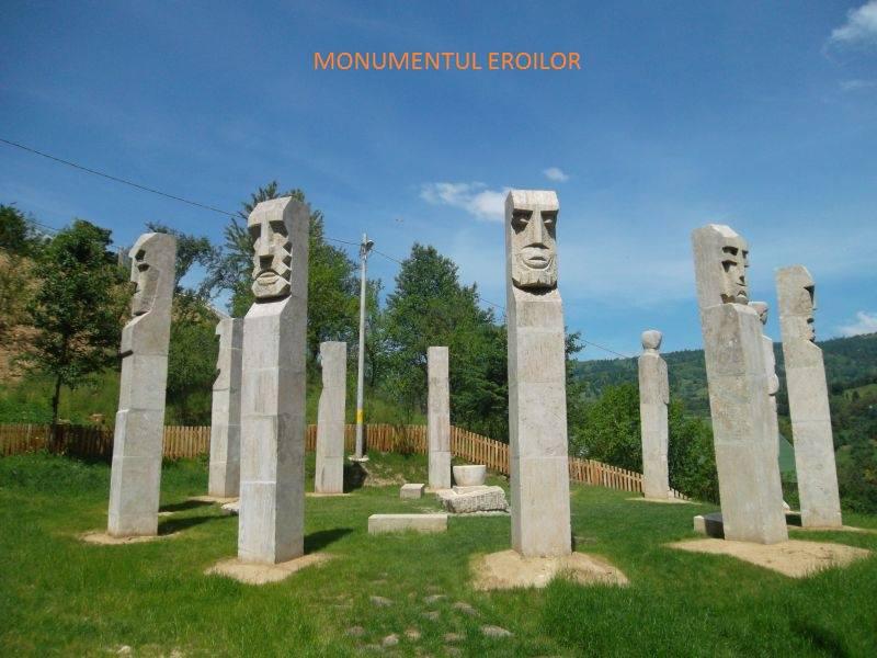 MonumentuleroilorMoisei.jpg
