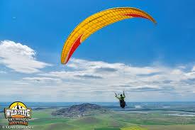 PARAPANTĂ PE VARFUL CHERVANTUL.jpg