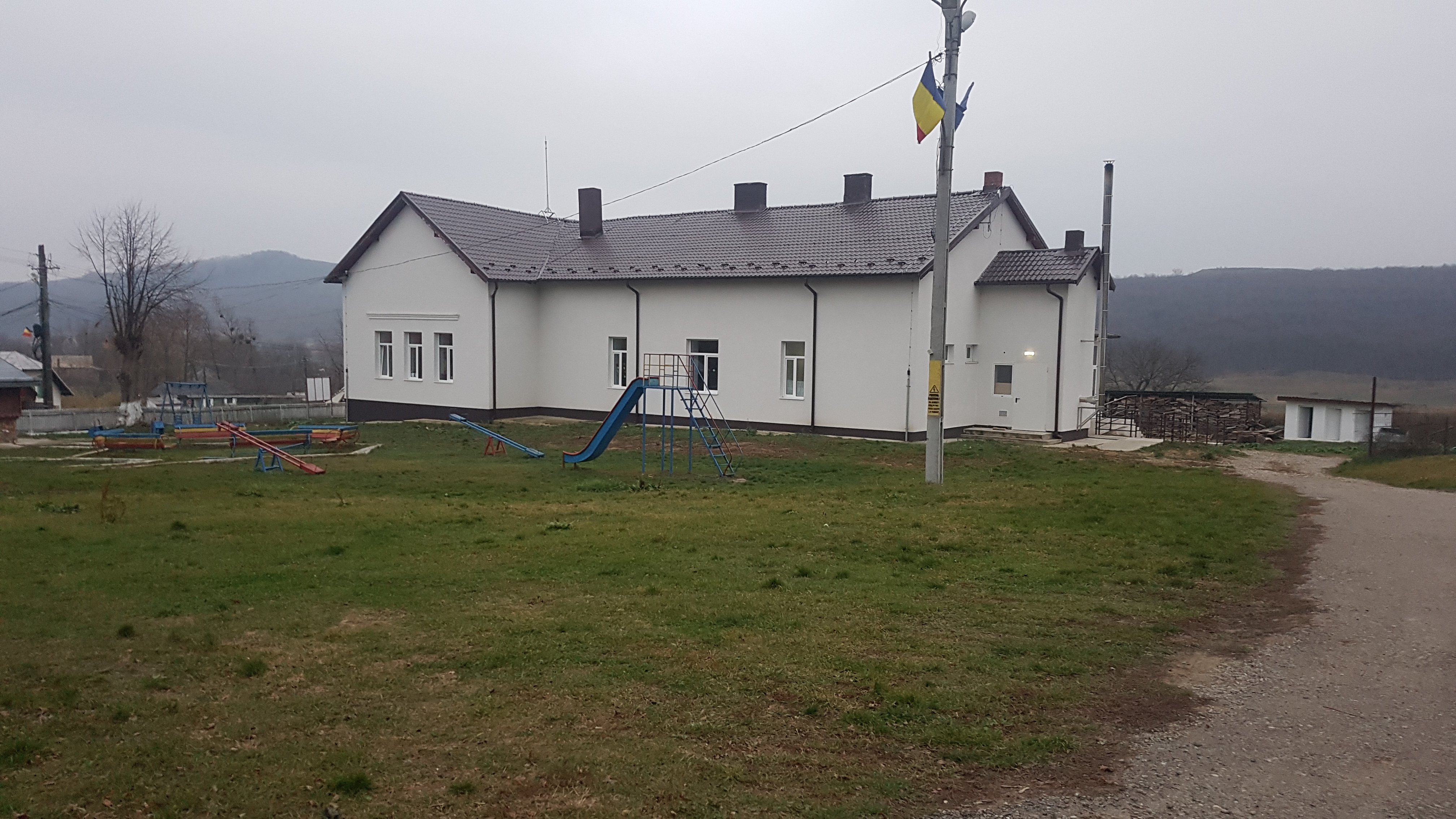 Primaria Valeni 4.jpg