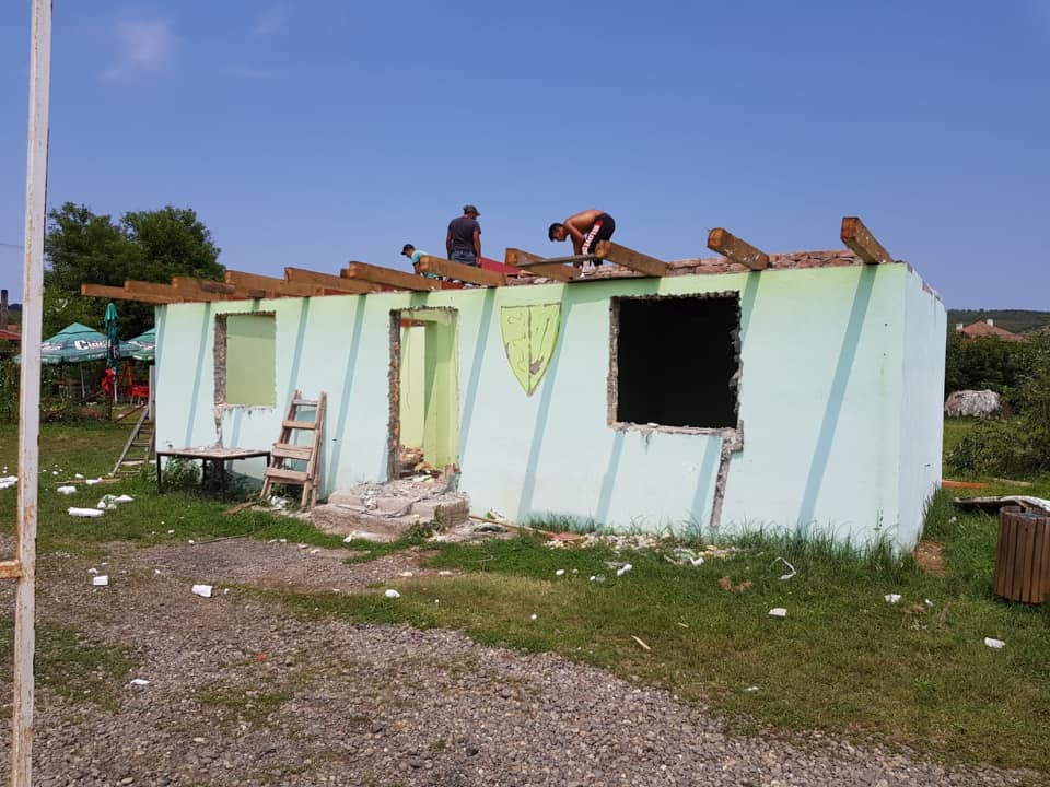 Renovare vestiar sportiv Livezeni.jpg