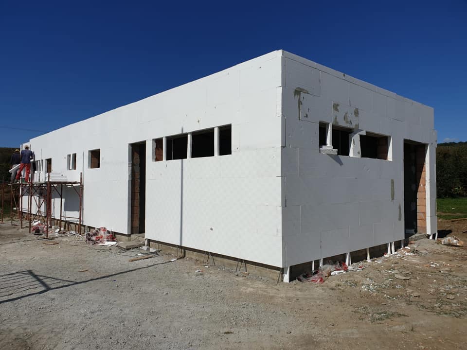 Renovare vestiar sportiv Livezeni 12.jpg