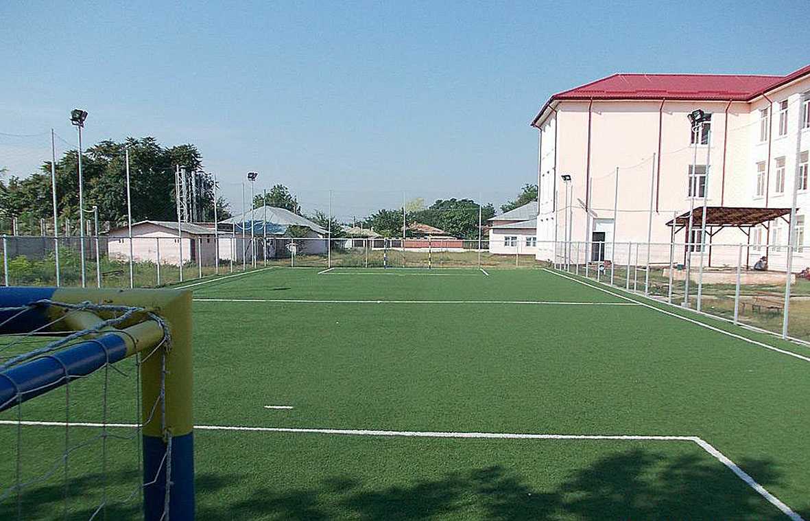 Teren sintetic Scoala Nr 2  Modelu.jpg