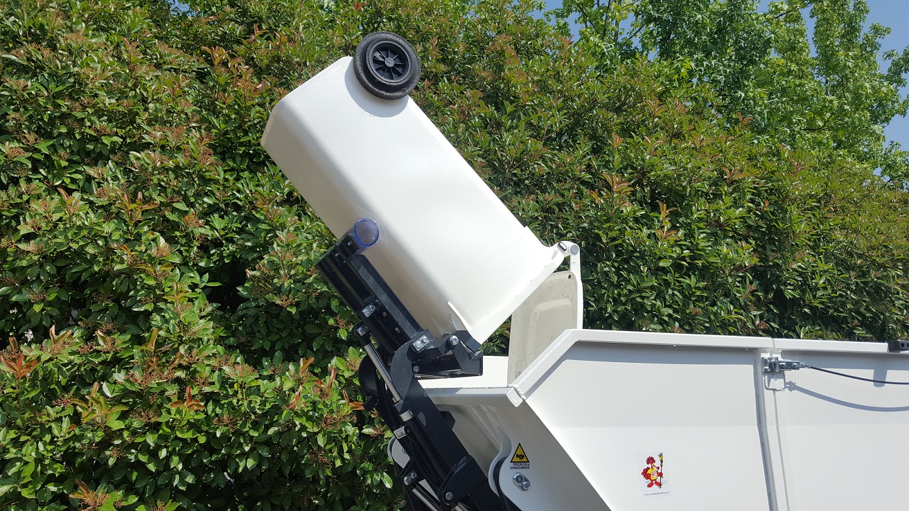 WasteTipping Short10 with bin lift.jpg