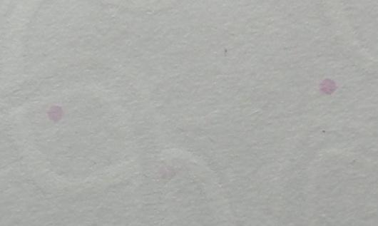 Hârtia cu doturi termocromici – se prezintă ca o hârtie cu discuri colorate de mici dimensiuni care sub influența căldurii își schimbă culoarea temporar.