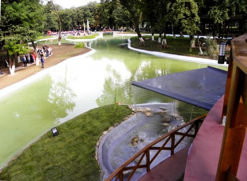 czggs_Parcul municipal - cascada.JPG