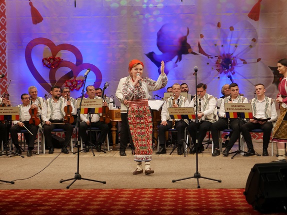 interpreta muzica populara elena sima.jpg