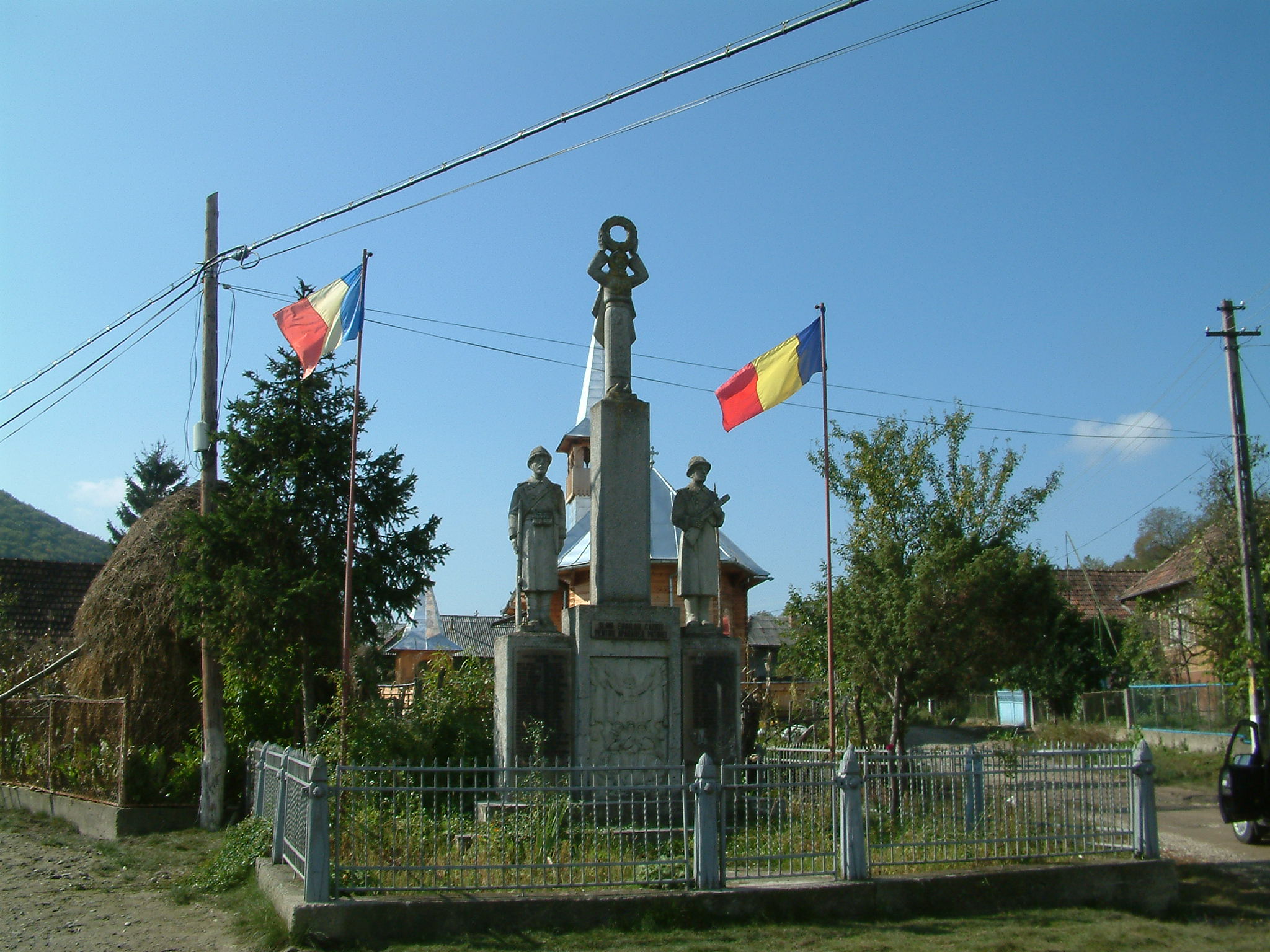 monument eroi.JPG