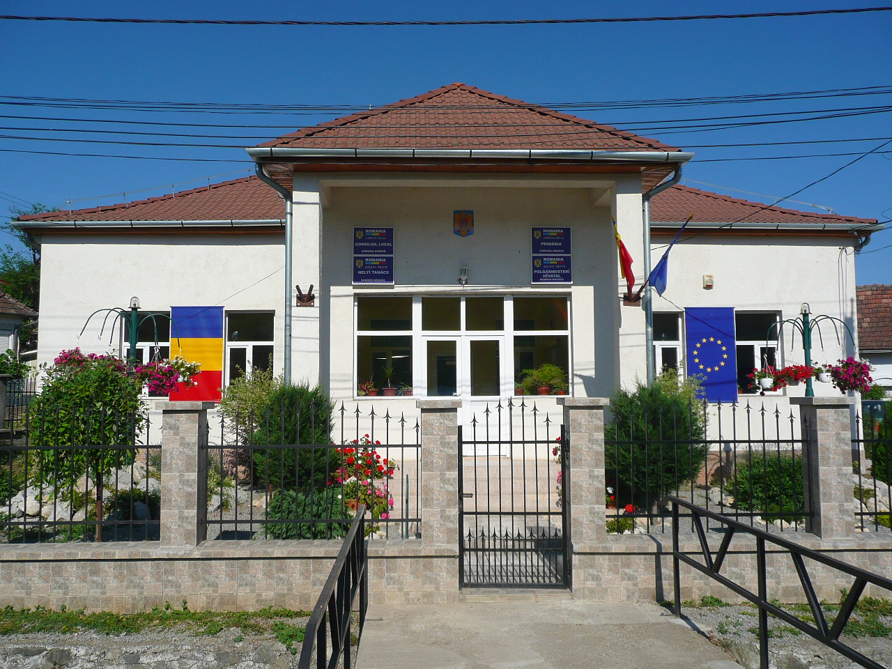 primaria Dobrin.JPG