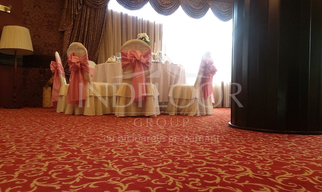 uieqk_mocheta eleganta.jpg