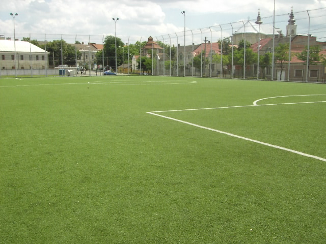 yp5fs_oradea - gazon artificial1b.JPG