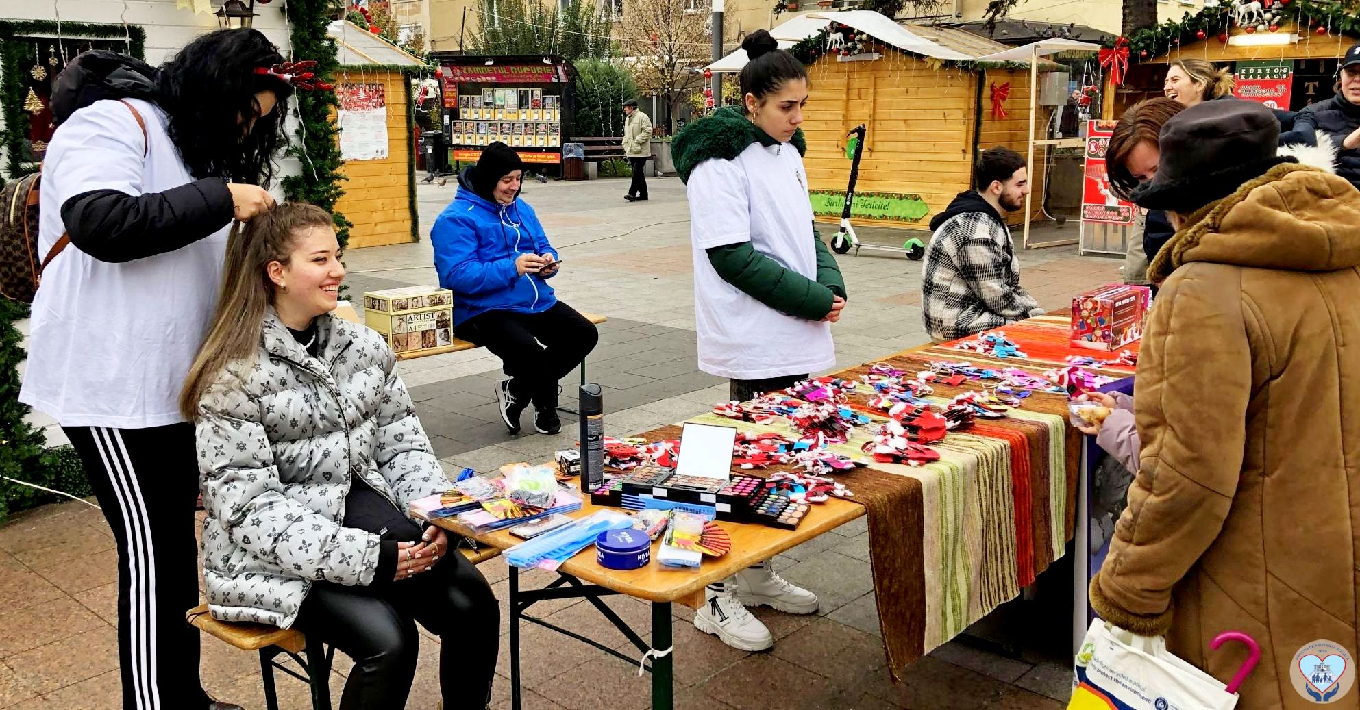 PROIECT CARITABIL. Liceenii de la „Grigore Moisil” dăruiesc alimente și dulciuri copiilor defavorizați din Deva!