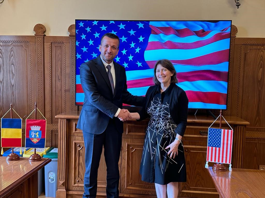 Ambasadorul SUA în România, Kathleen Kavalec, la Primăria  Oradea