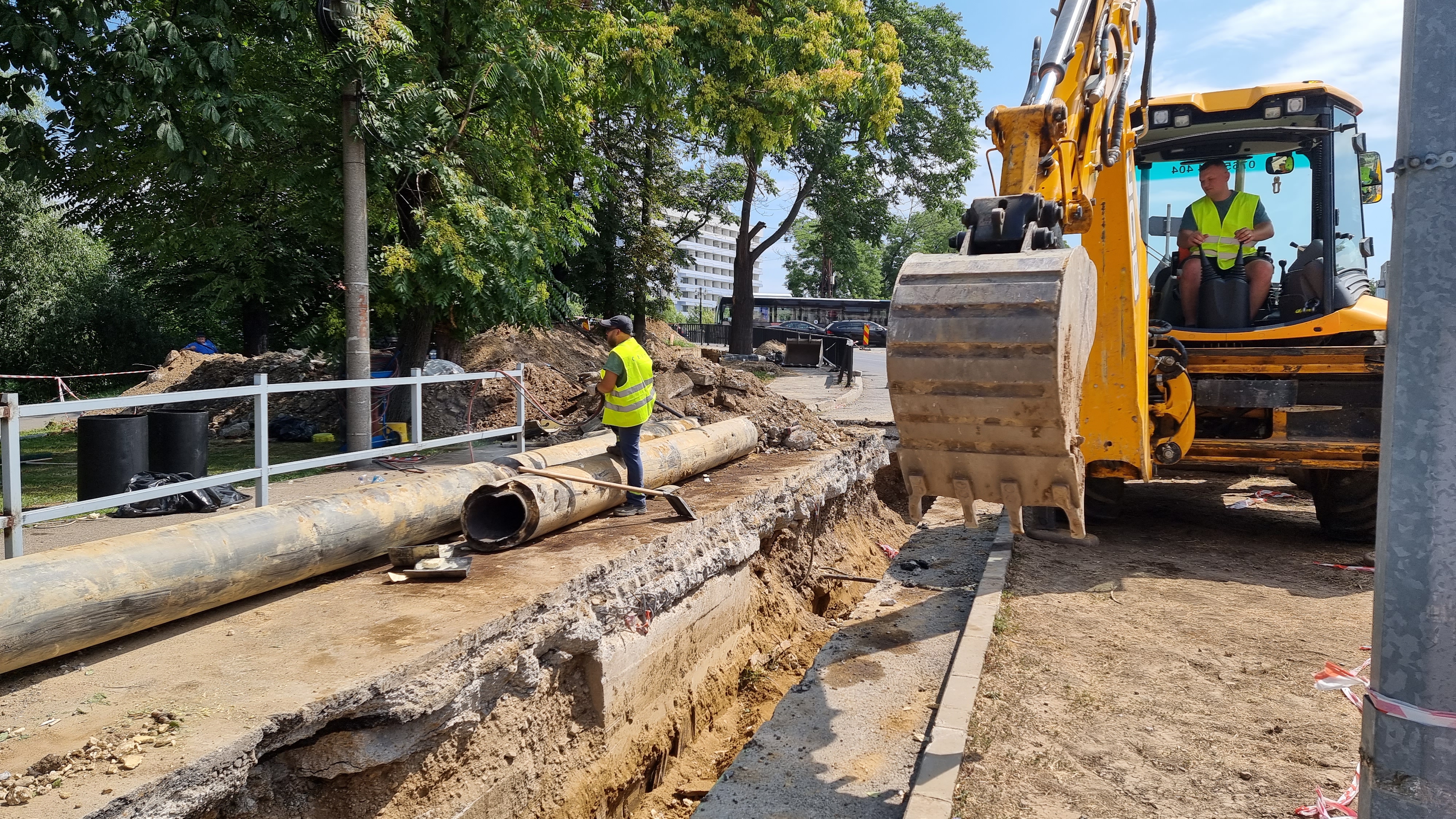 85% din rețeaua de termoficare a Oradiei, reabilitată până la finalul anului. Primarul Florin Birta: lucrările din etapa a III-a sunt  în grafic