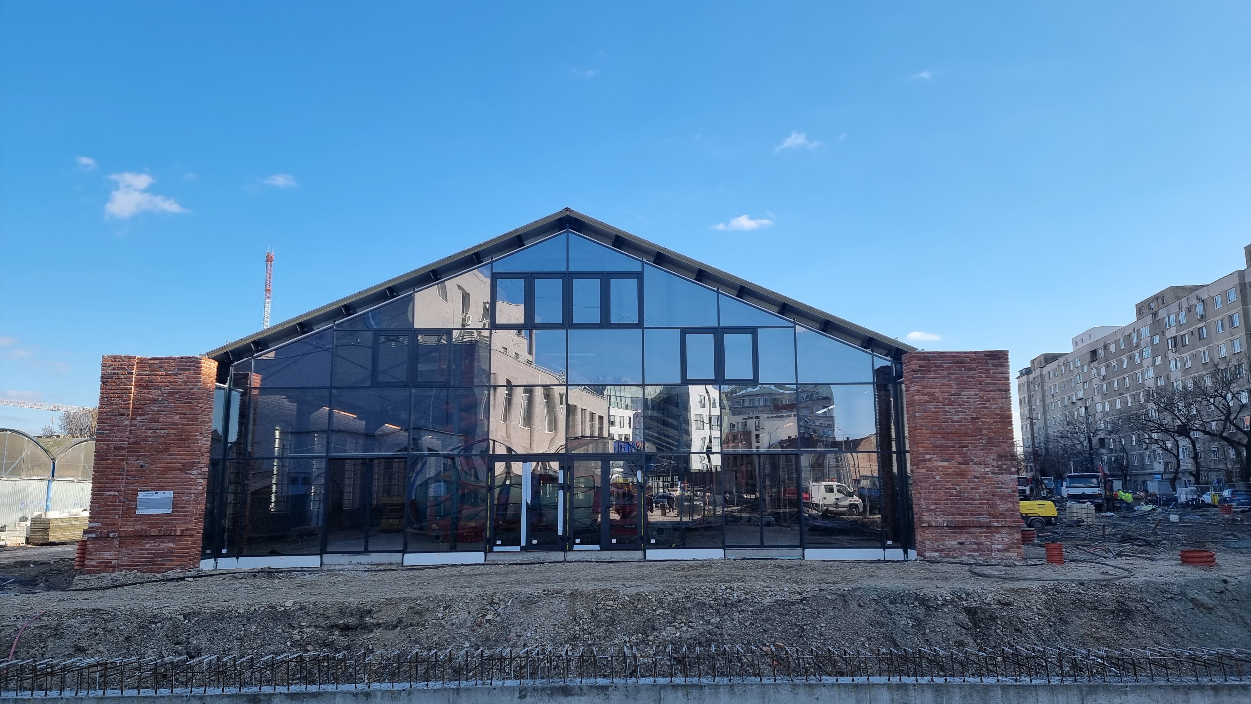 Reconstrucția halei de la Piața Cetate se apropie de finalizare