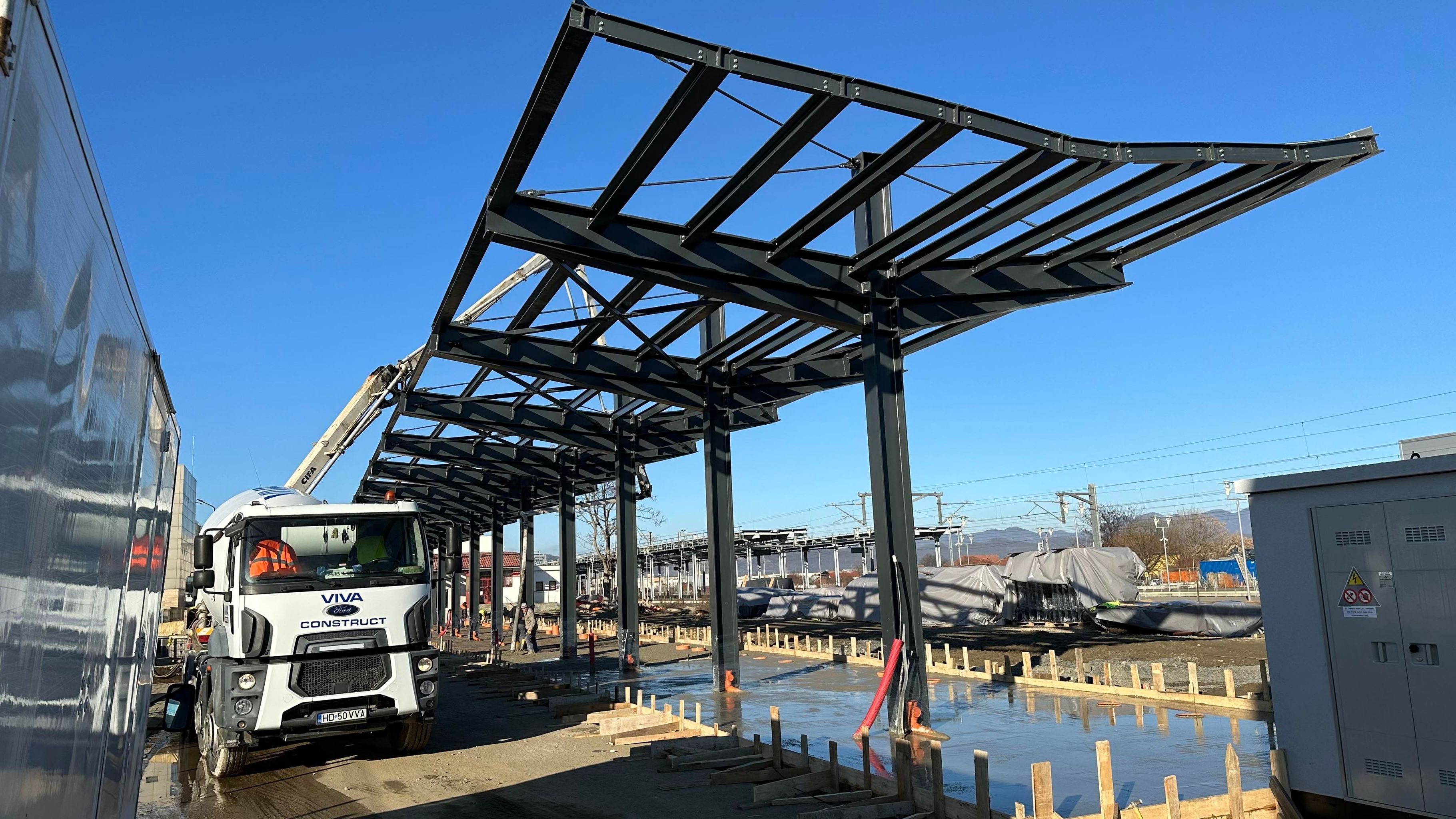 Investiţia de modernizare a sistemului de transport public local prin reabilitarea infrastructurii din municipiul Deva avansează în ritm susținut!