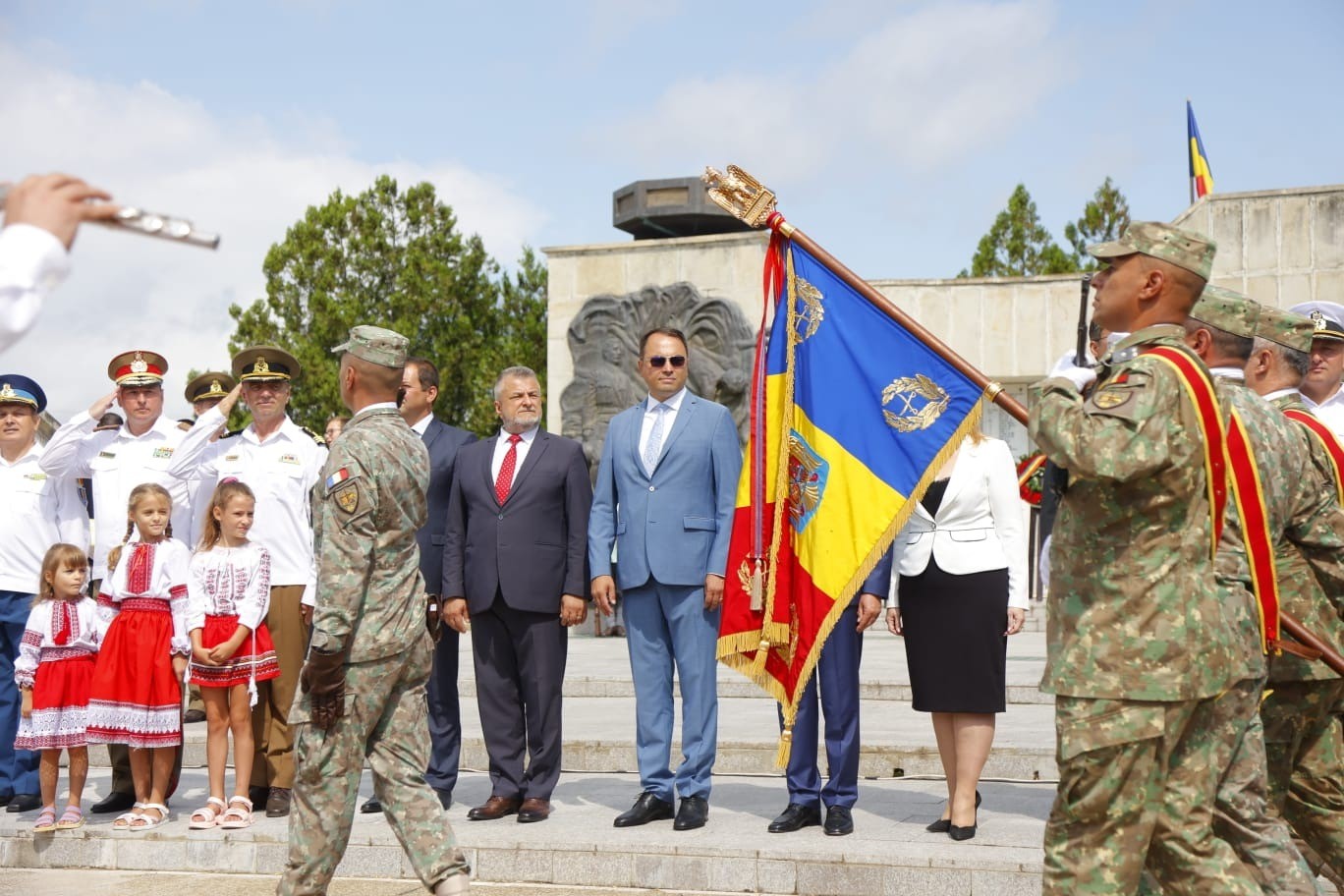 Primarul Misăilă a mers la Mausoleul Mărăști în cinstea eroilor din Primul  Război Mondial