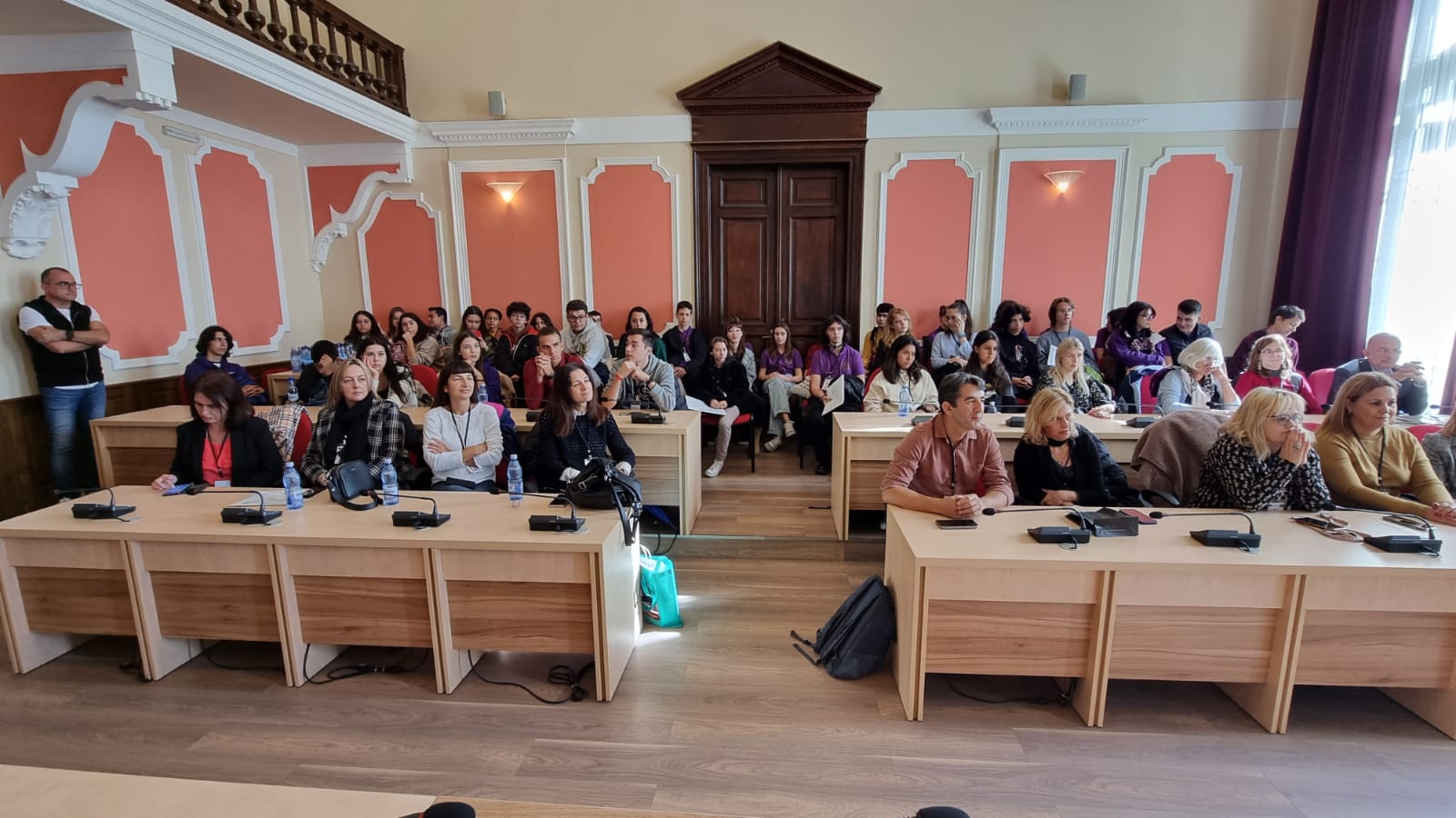 Am fost bucuros și onorat să primesc astăzi, la Primărie vizita a peste 50 de elevi și cadre didactice de la Colegiul Național ,Regina Maria” Deva