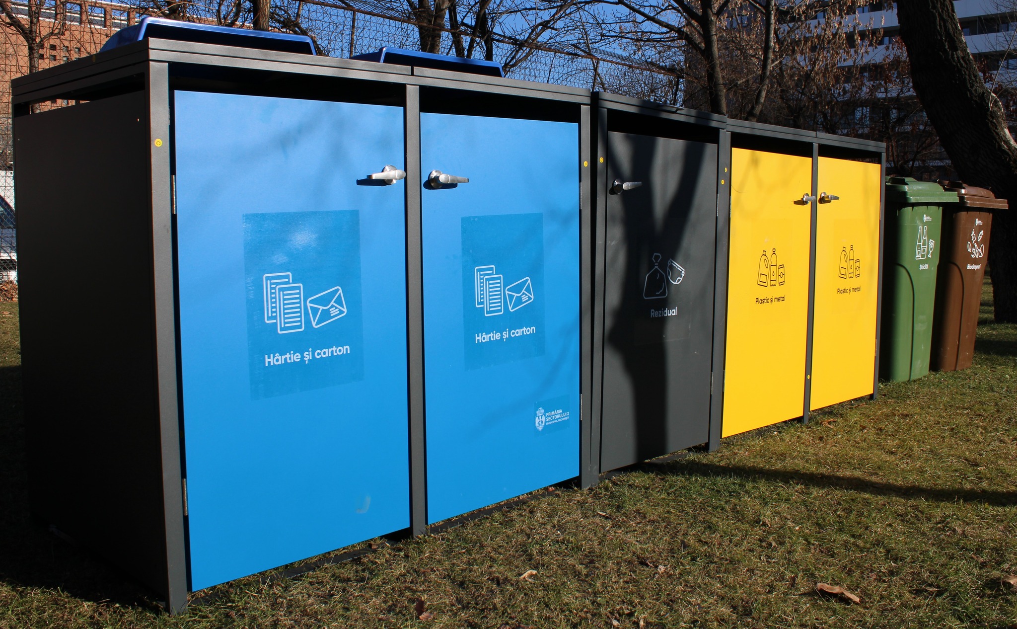 Sectorul 2 trece la colectarea deşeurilor pe 5 fracţii