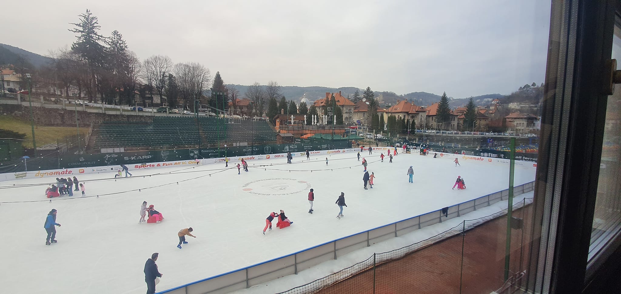 Patinoarul de la Baza Sportivă Olimpia, obiectiv investiţional realizat de Consiliul Judeţean Braşov