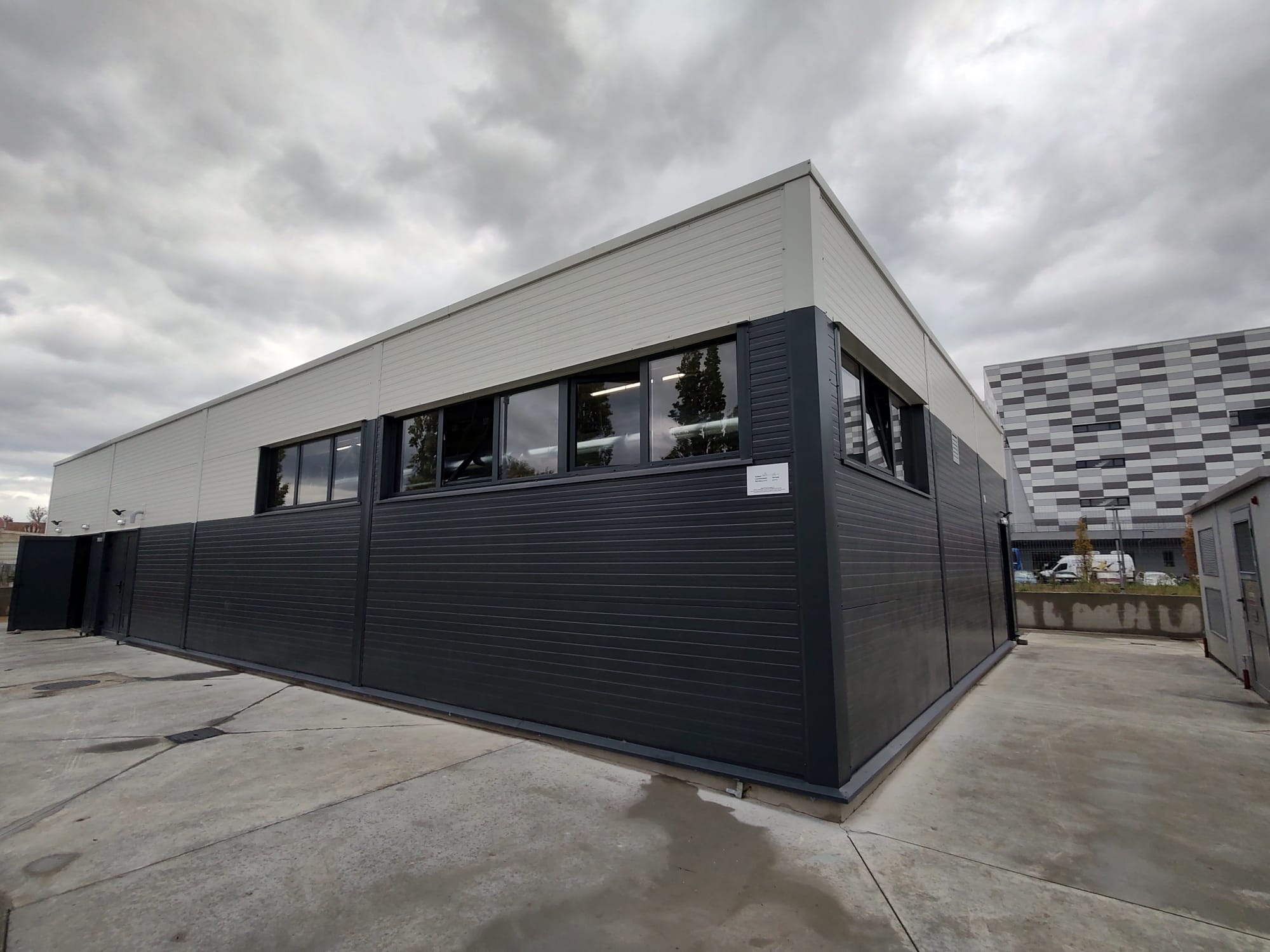 Stație termică geotermală în vecinătatea Oradea Arena, pe fonduri norvegiene. Apa extrasă se reinjectează