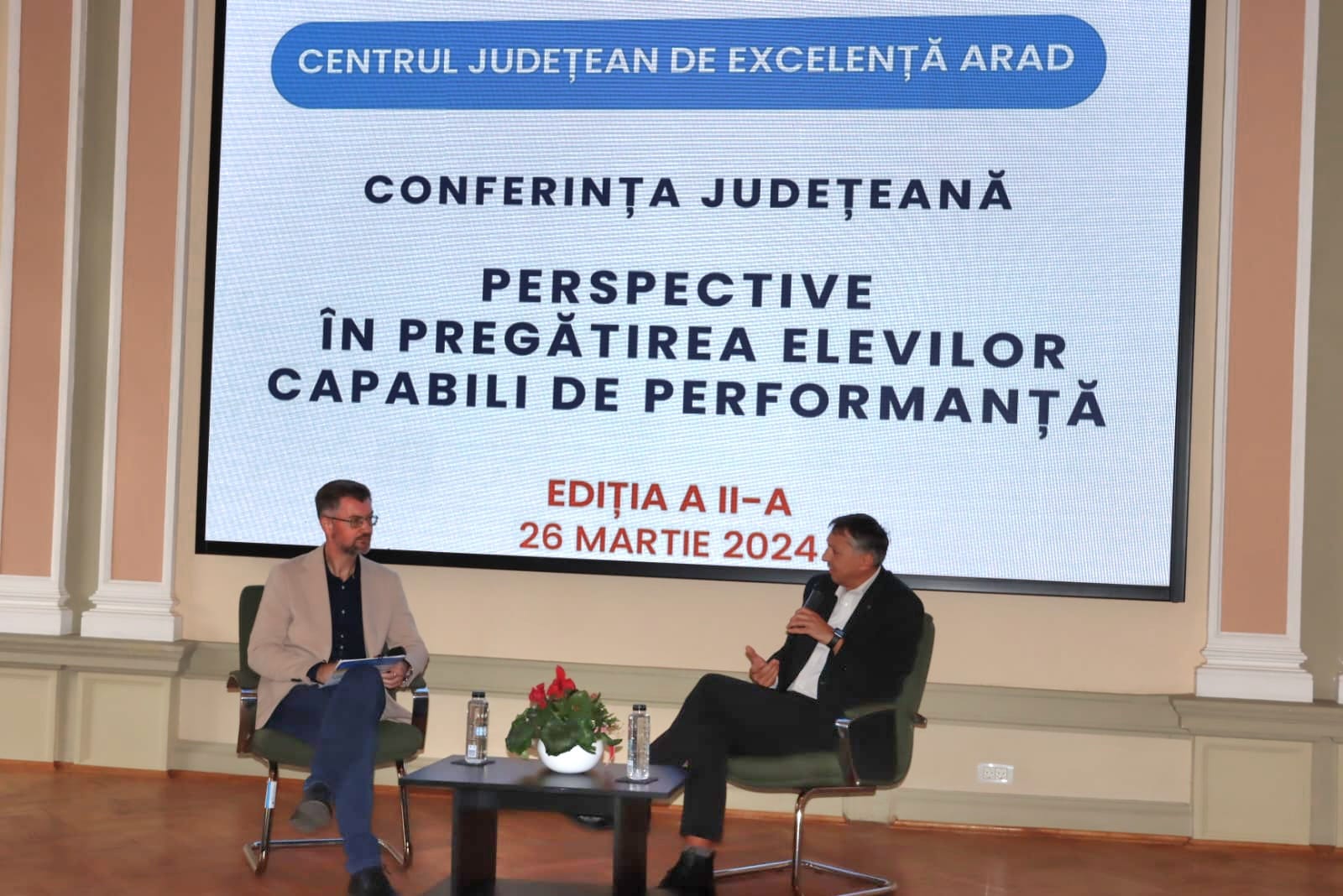 Prof. univ. dr. Daniel David, a susținut o prelegere ieri, la Arad, în cadrul conferinței ,,Perspective în pregătirea elevilor capabili de performanță!”