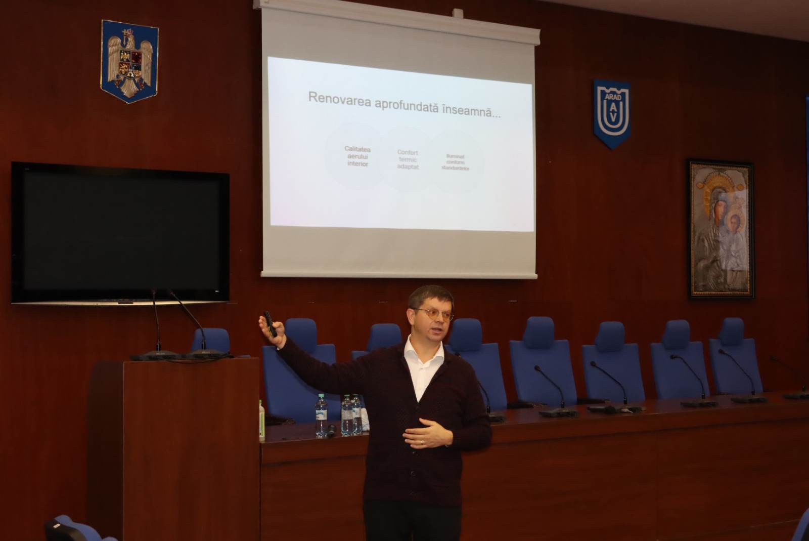 Consiliul Județean Arad, Universitatea „Aurel Vlaicu” și comuna Buteni, organizează o serie de cursuri pentru administrațiile locale