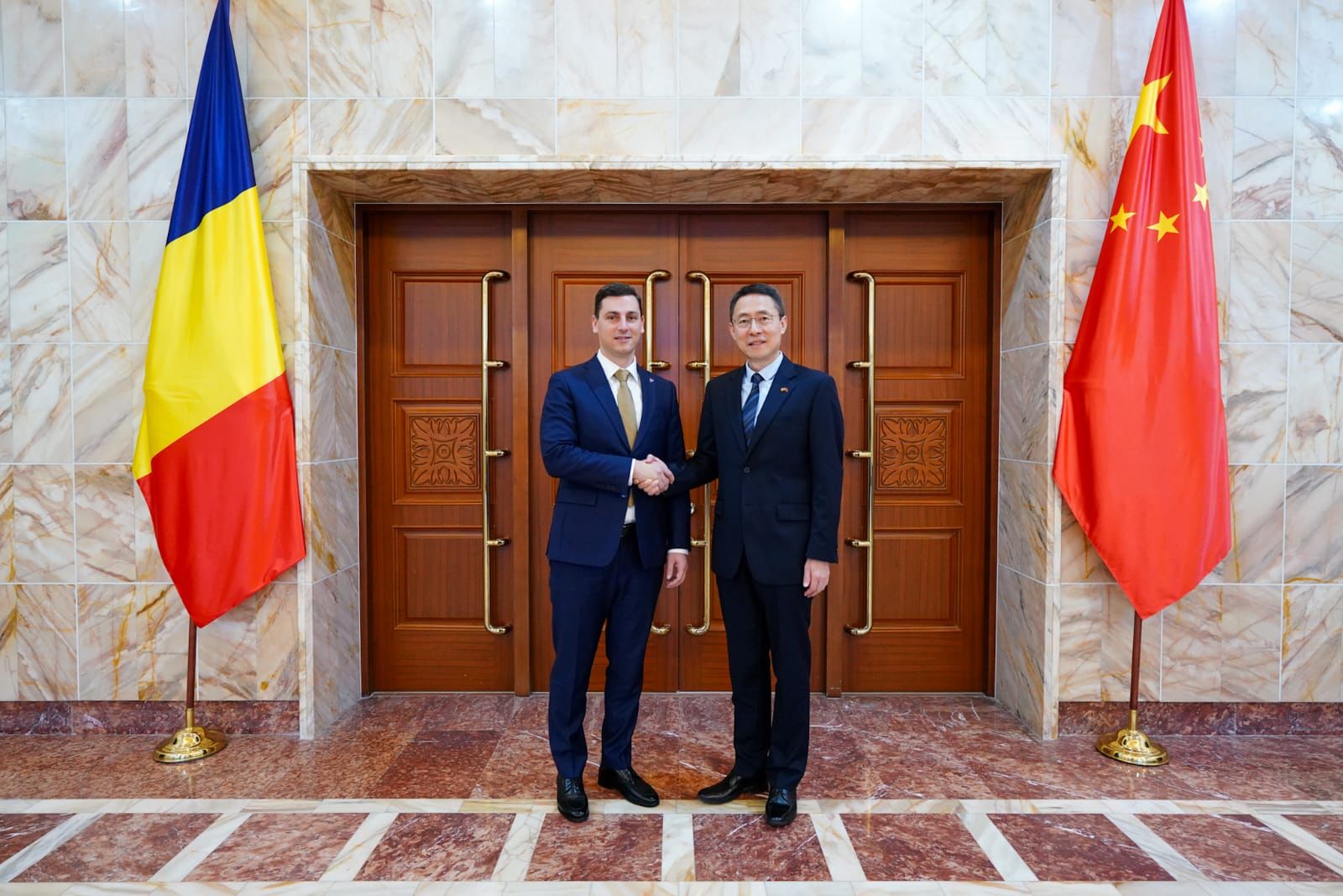 Întâlnire de lucru la Ambasada Republicii Populare Chineze în România