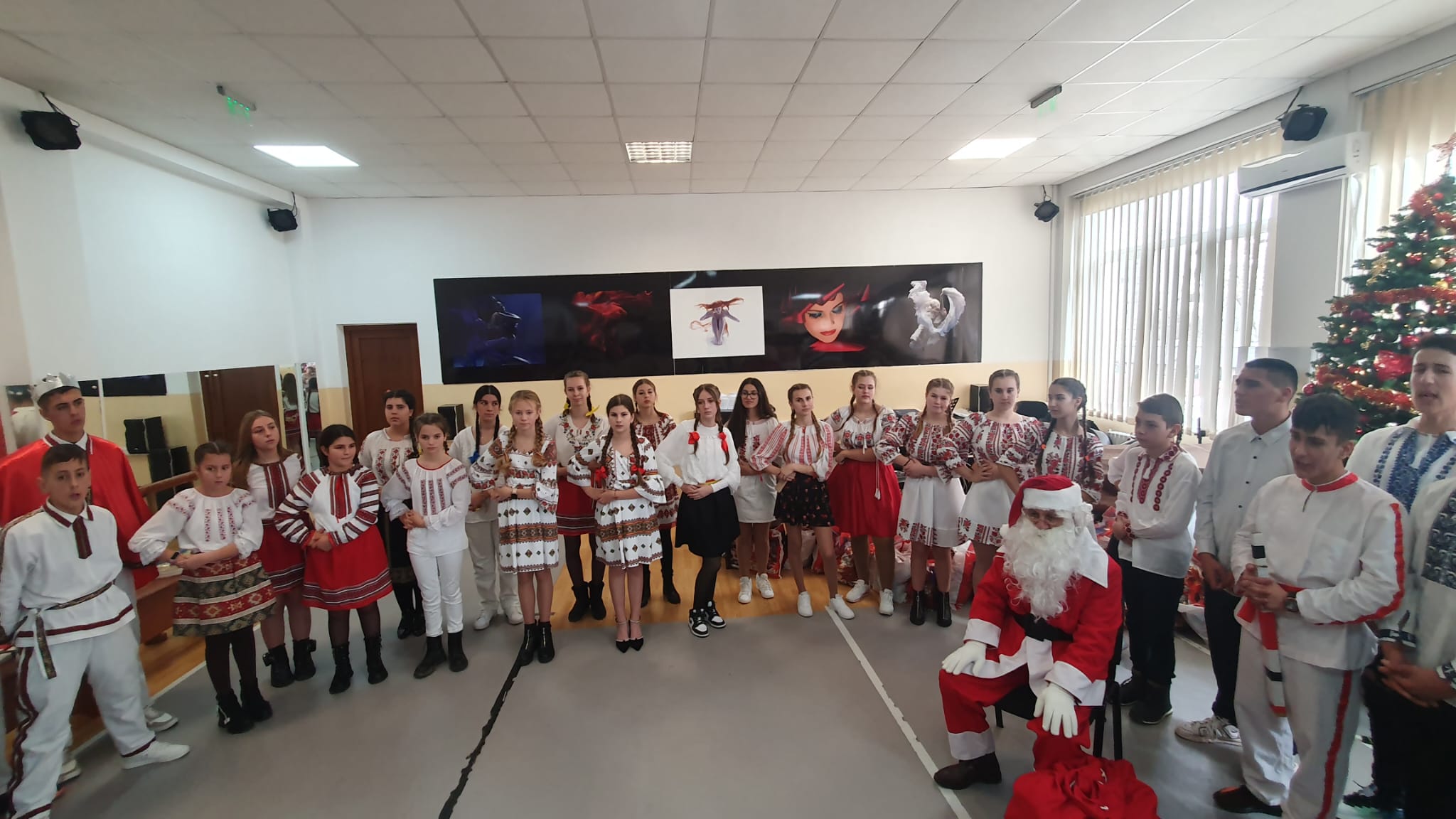 ,,Tradiții și obiceiuri de Crăciun și Anul Nou\" – proiect socio-cultural al Centrului Cultural Județean Constanța ,,Teodor T. Burada\"