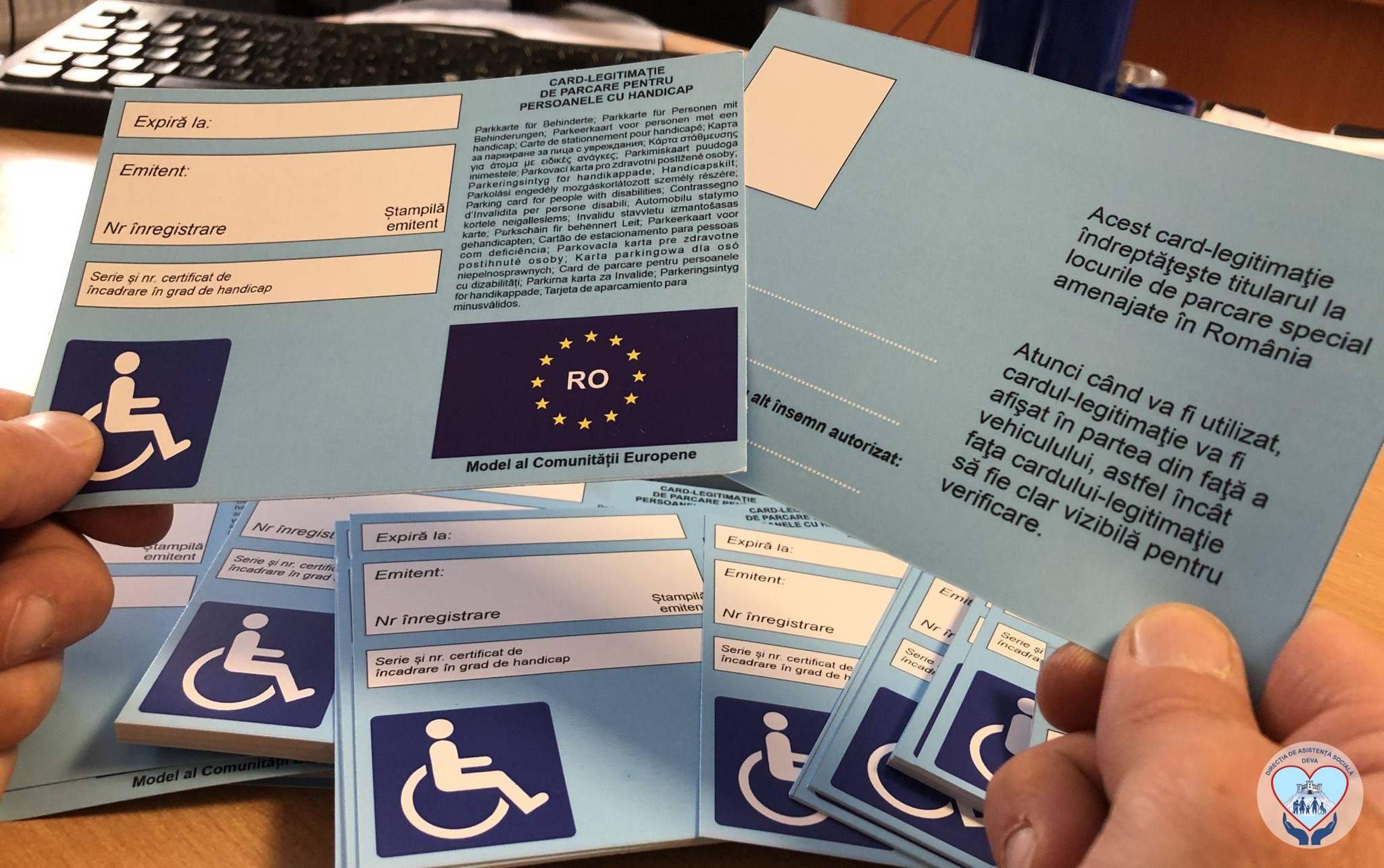 În atenția devenilor care solicită noile legitimații pentru parcare gratuită!