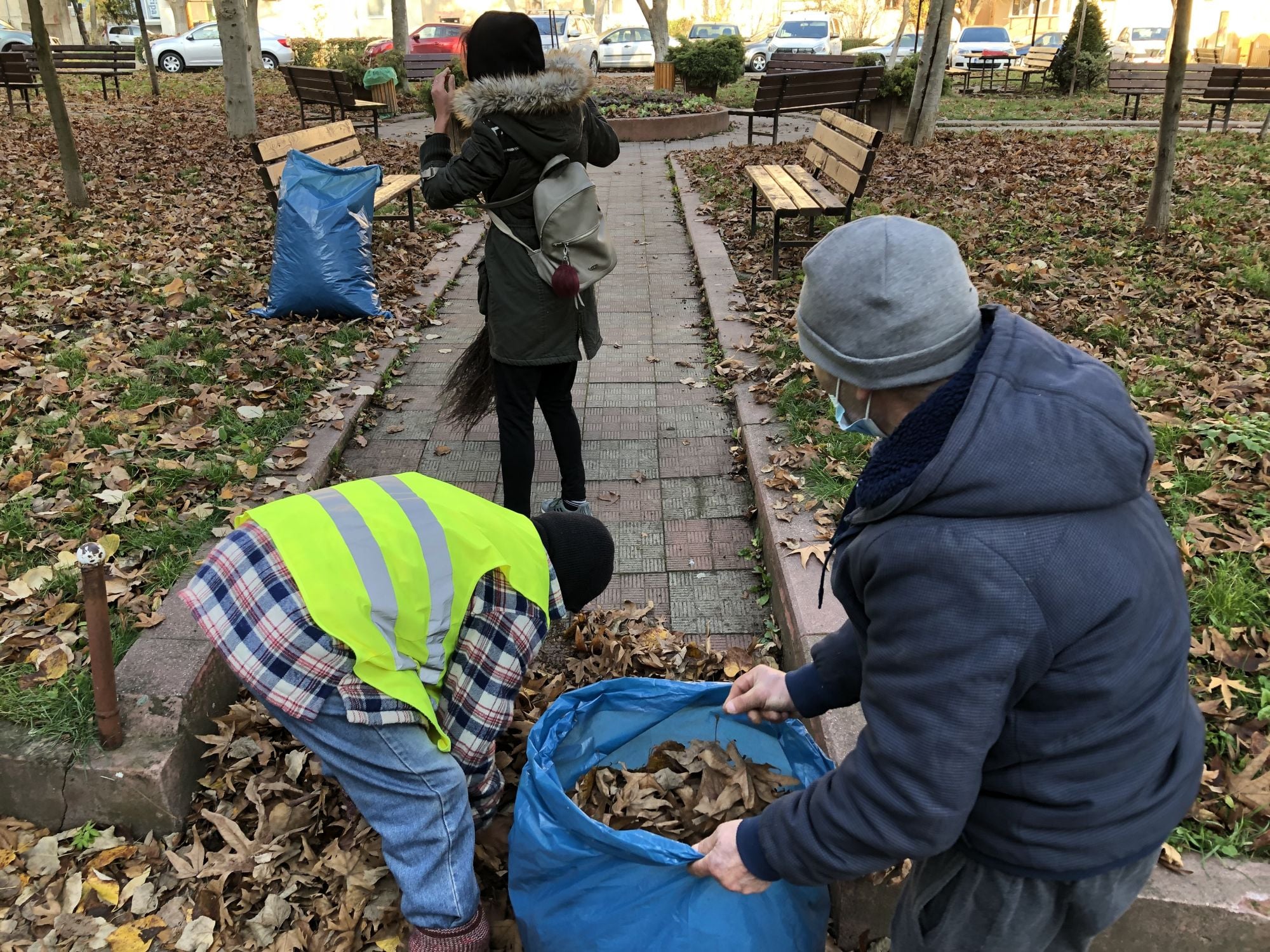 Peste 10.000 de ore de muncă în folosul comunității, efectuate de beneficiarii de ajutor social