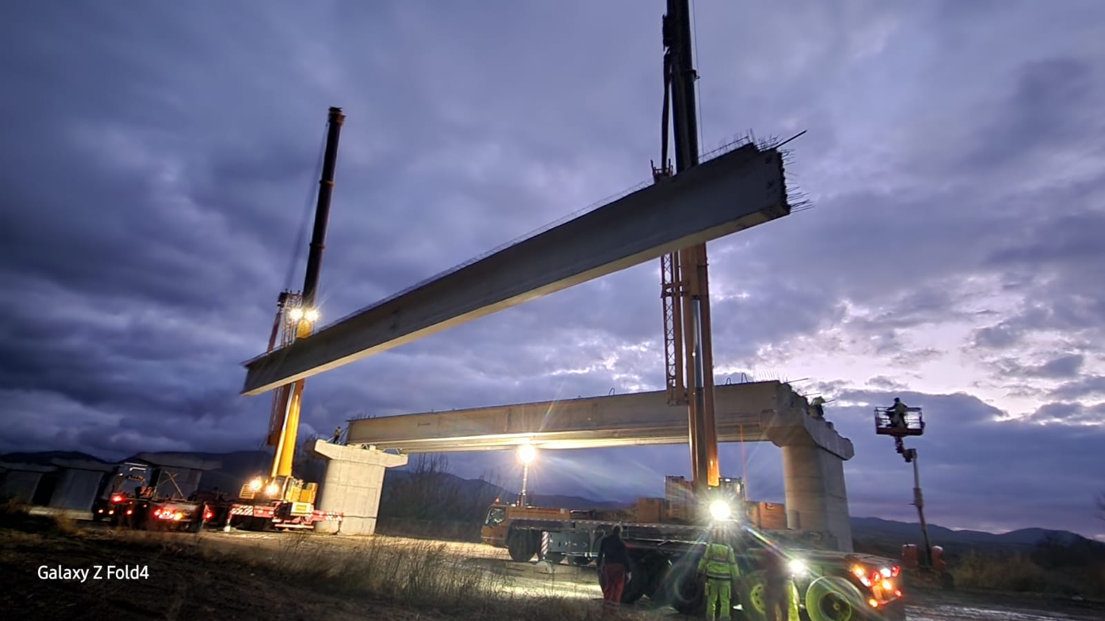 Primele grinzi la viaductele de pe Centura Beiuș