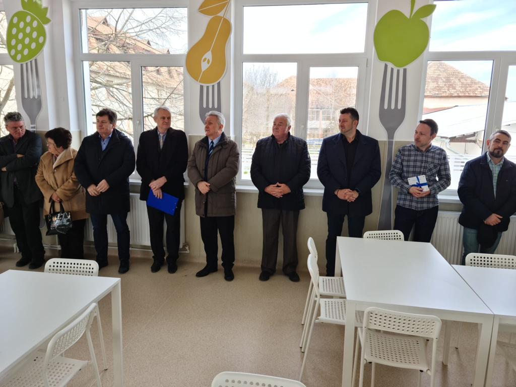 Elevii Liceului Tehnologic „Sava Brancovici” din Ineu beneficiază de o cantină modernizată