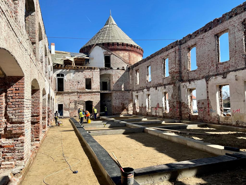 Orașul Ineu, aflat pe primul loc în topul orașelor din județul Arad la atragerea de fonduri europene