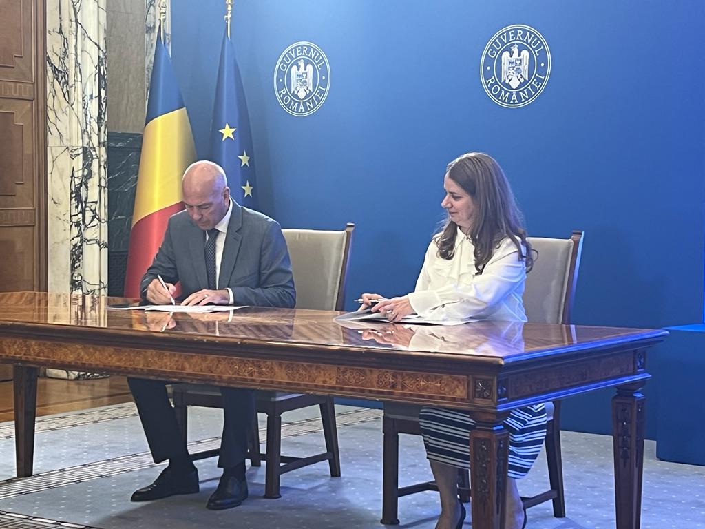 Consiliul Judeţean Braşov va implementa proiectul „Dotarea cu mobilier, materiale didactice și echipamente digitale a unităților de învățământ...\"