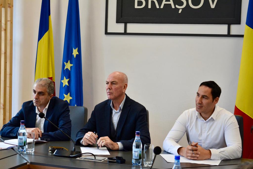 Continuă şedinţele de lucru privind desfăşurarea proiectului „Reabilitare şi modernizare DJ 102I Valea Doftanei, judeţul Prahova – Brădet, judeţul Braşov”