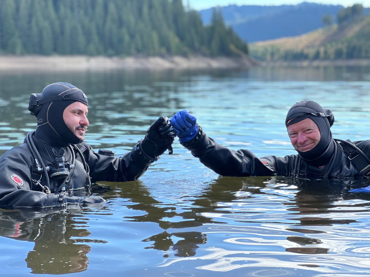 Scafandrii Salvamont Cluj, instruiți la Beliș pentru intervențiile de mare dificultate