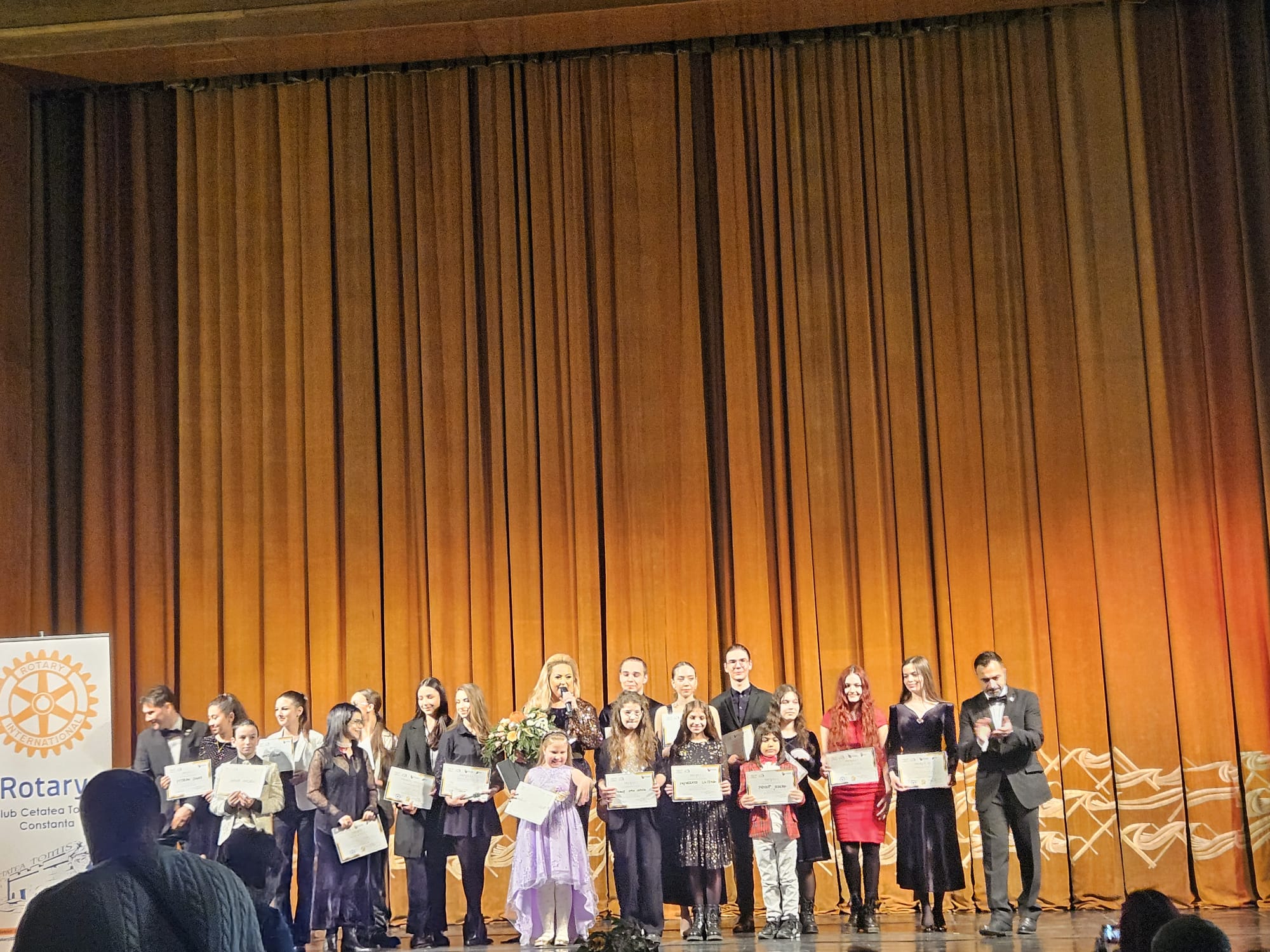 Zece cursanți ai Centrului Cultural Județean Constanța ,,Teodor T. Burada’’,  premiați în cadrul Galei ,,Rotary Premiază Excelența’’